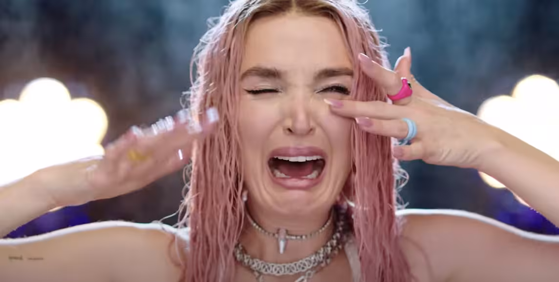 Maybelline x Chloe Fineman