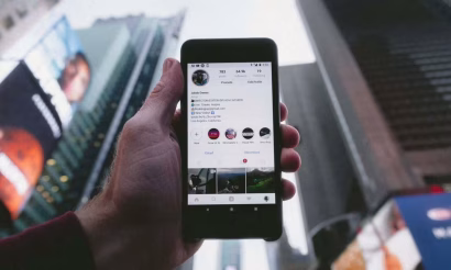 How to Build Relationships With Influencers